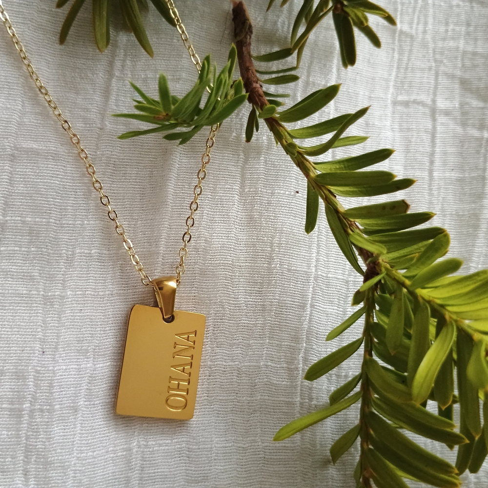 👗 PREPPY CORE 👗Gold plated mantra necklace, Family First, HAWAIIAN vibes